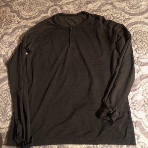 Awesome Lululemon Tech Henley. Small. Black